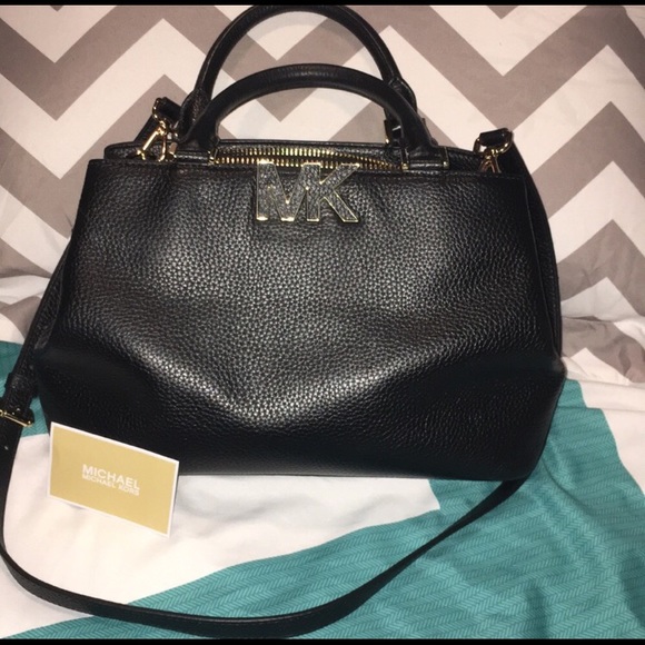 Michael Kors Handbags - SALE! Michael Kors black soft leather bag! ❤️